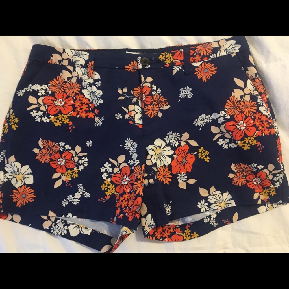NWOT Size 8 OLD NAVY shorts.